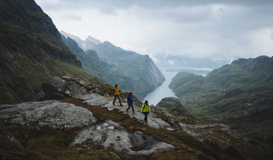 Senderismo noruega verano” width=